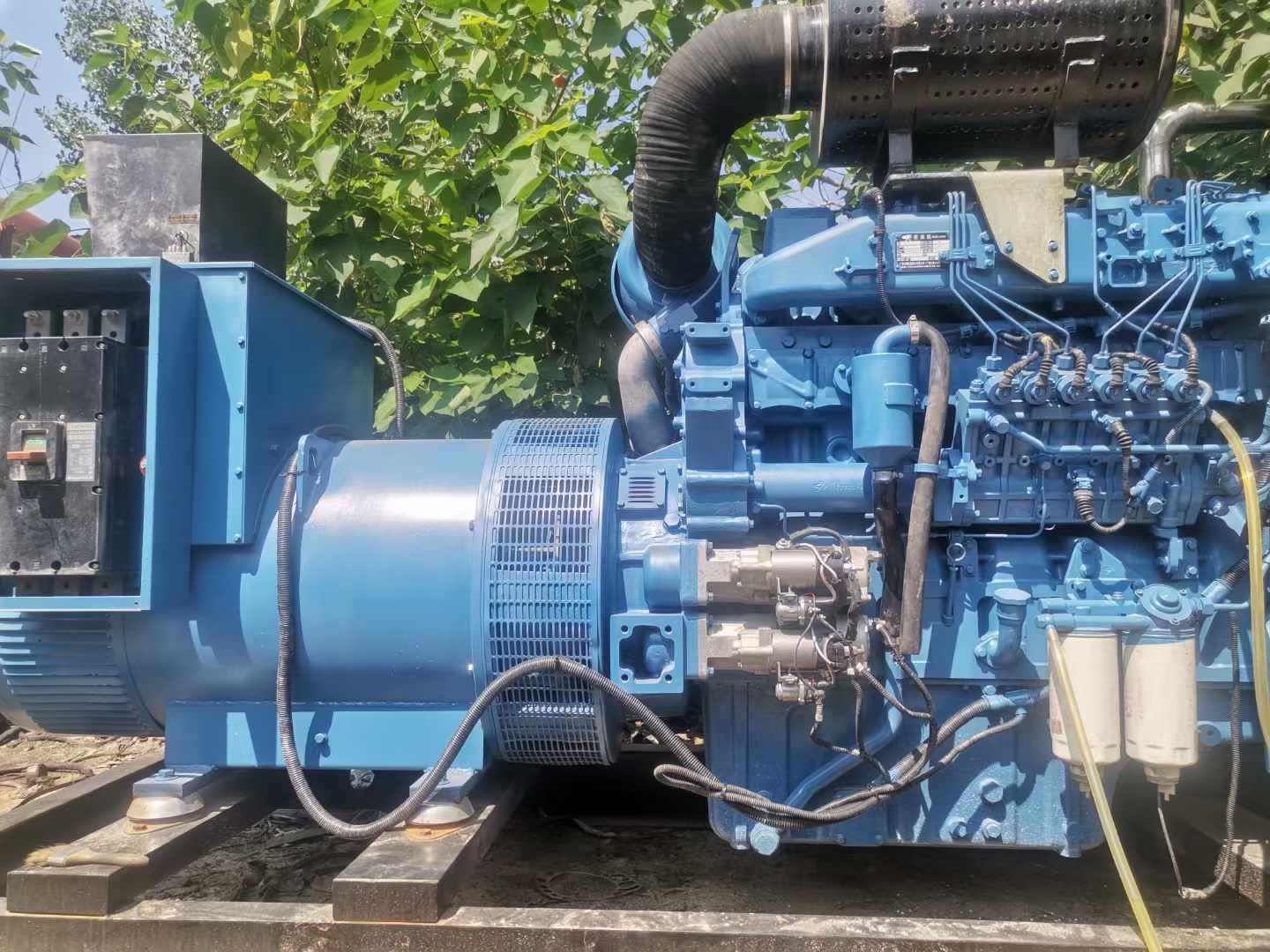 石龙详细说明降低 800kW 柴油发电机输出电流波动的方法
