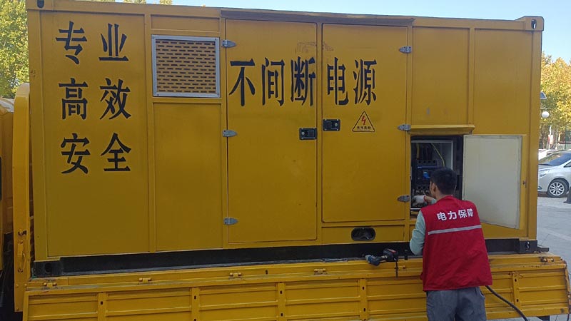 石龙柴油发电机组和UPS电源配合使用时，如何避免切换过程中的电力中断？
